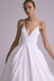 Amsale "Pilar"