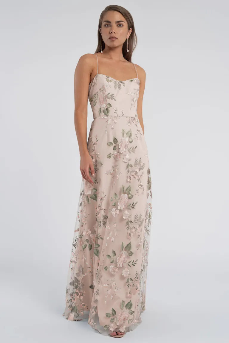 jenny yoo dresses Phoebe scarf Strapless neckline Fully boned corset bodice Slim skirt with slit Center back zippers Fully lined Neck Scarf Included Fall 2025 LWD Capsule Available in sizes 00 Jenny by Jenny Yoo New