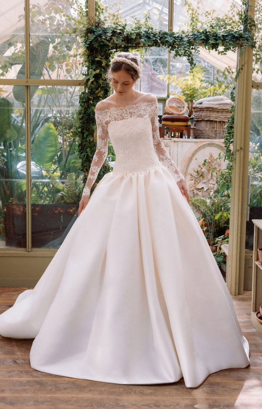 Sarah Nouri "Olivia"