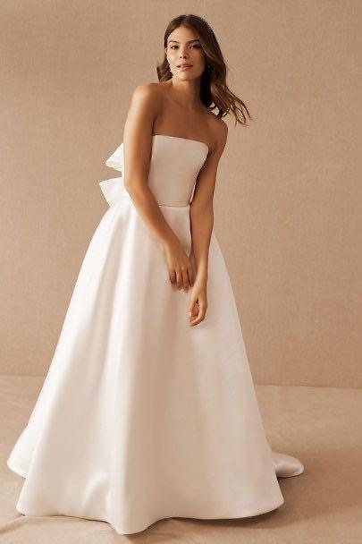 Amsale Nouvelle "Pina" Elizabeth Johns Amsale Nouvelle "Pina" Elizabeth Johns